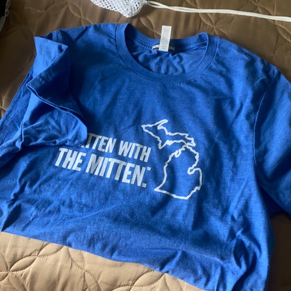 Smitten Michigan t shirt men’s large slim fit - Picture 1 of 1